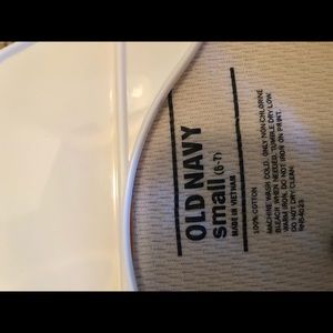Boys Old Navy Long Sleeved Shirt Size 6-7.